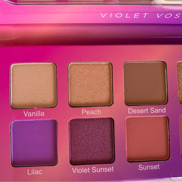 🆕 Violet Sunset Make Up Palette
Violet Voss Cosmetics - Picture 3 of 8